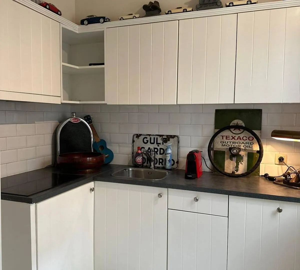 Idyllisch 2Br App Met Patio Daire Anvers 0*,  Belçika